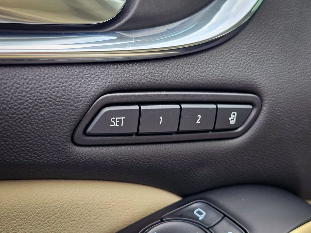 Used 2020 Buick Enclave Premium w/ Sun and Sites Package AWD/4WD image 10