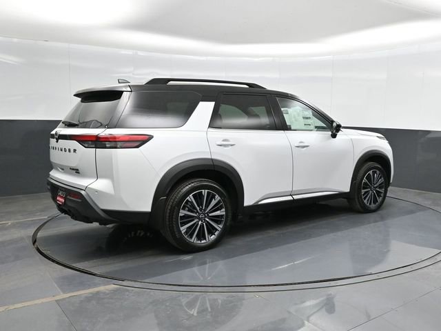 New 2026 Nissan Pathfinder Platinum image 2