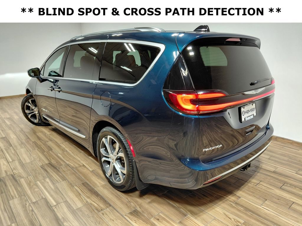 Used 2024 Chrysler Pacifica Pinnacle w/ Trailer Tow Group FWD image 21
