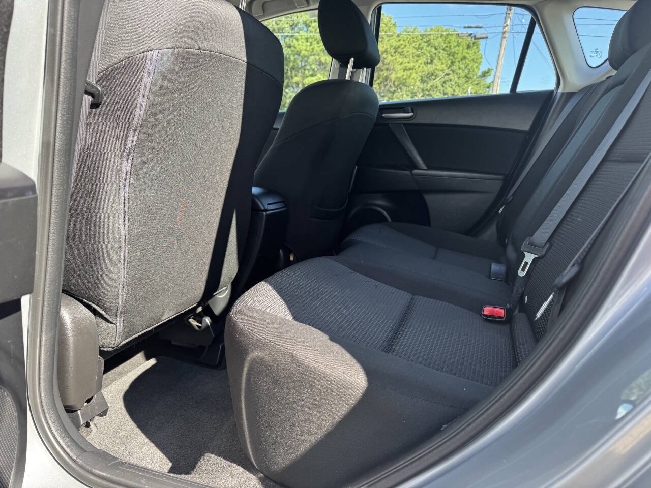 Used 2012 MAZDA MAZDA3 i Touring FWD image 26