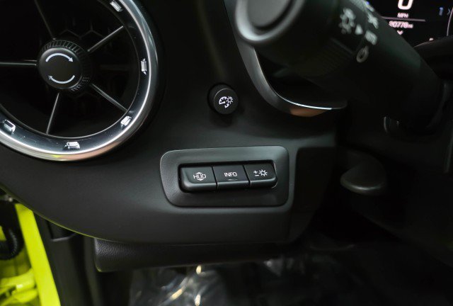 Used 2020 Chevrolet Camaro SS RWD image 28