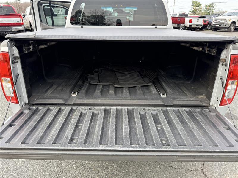 Used 2012 Nissan Frontier SV w/ SV Premium Utility Pkg AWD/4WD image 16
