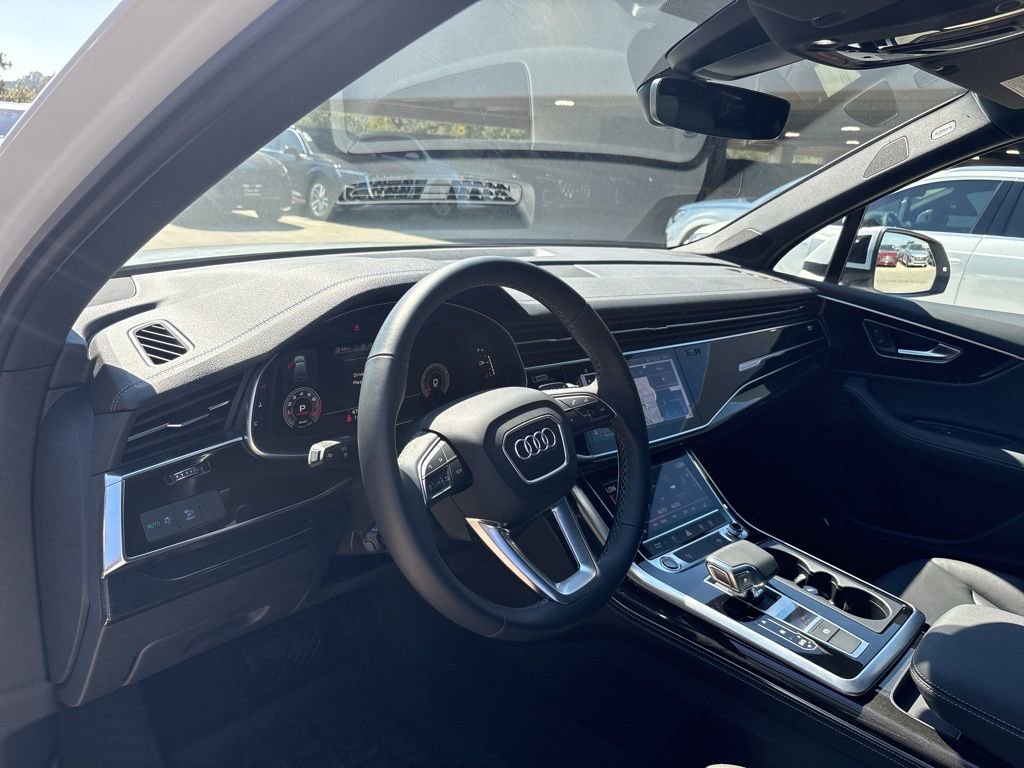 Certified 2025 Audi Q7 2.0T Premium Plus w/ Premium Plus Package image 12