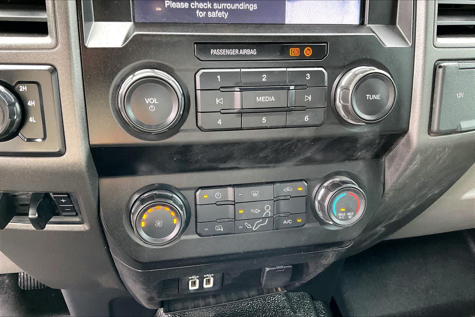Certified 2019 Ford F250 XL w/ STX Appearance Package AWD/4WD image 30