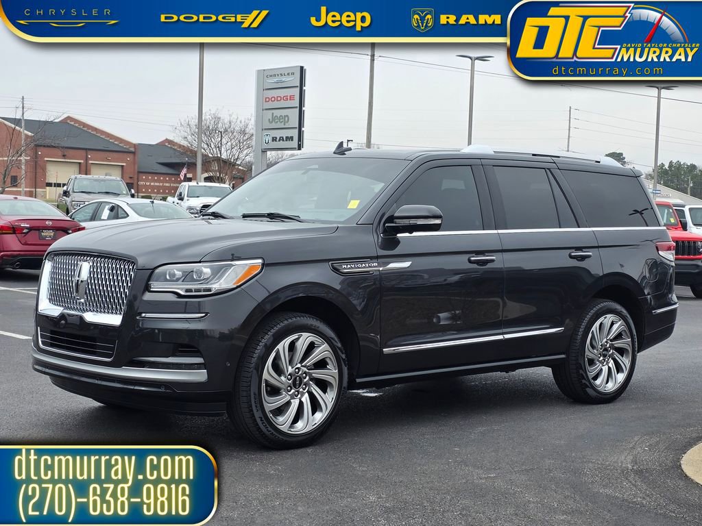 Used 2024 Lincoln Navigator Reserve image 2