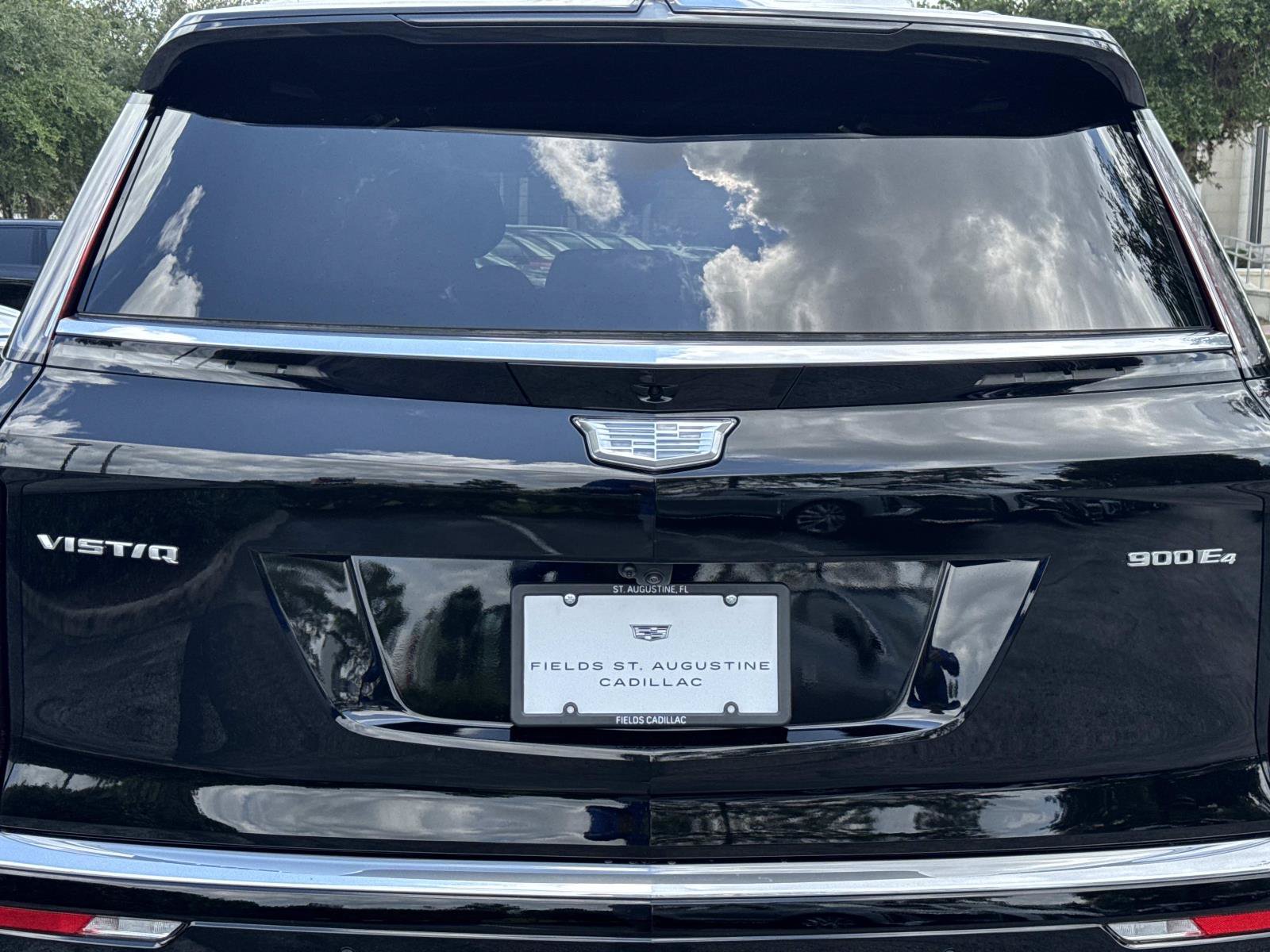 Certified 2026 Cadillac Vistiq Luxury AWD/4WD image 10