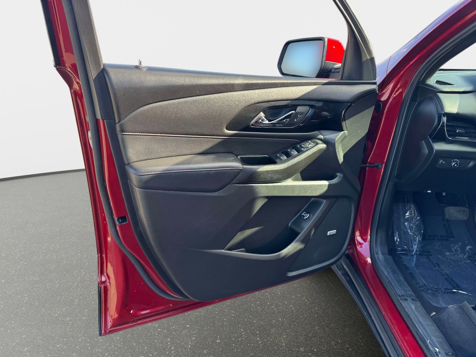 Used 2023 Chevrolet Traverse RS image 16