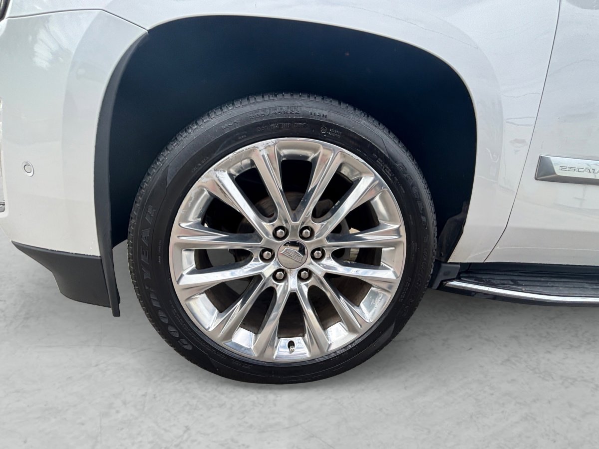 Used 2019 Cadillac Escalade Luxury image 24