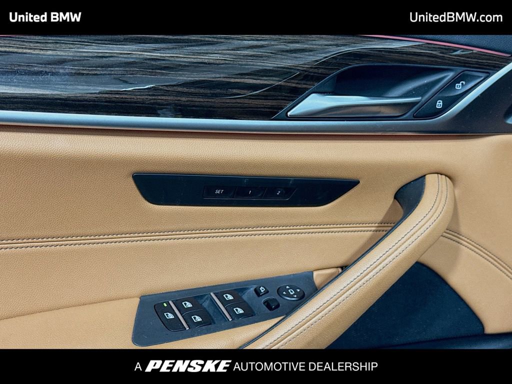 Used 2021 BMW 540i 540i w/ M Sport Package image 3