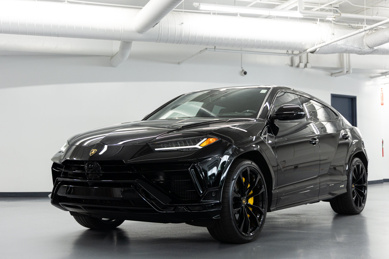 Used 2024 Lamborghini Urus S AWD/4WD image 4