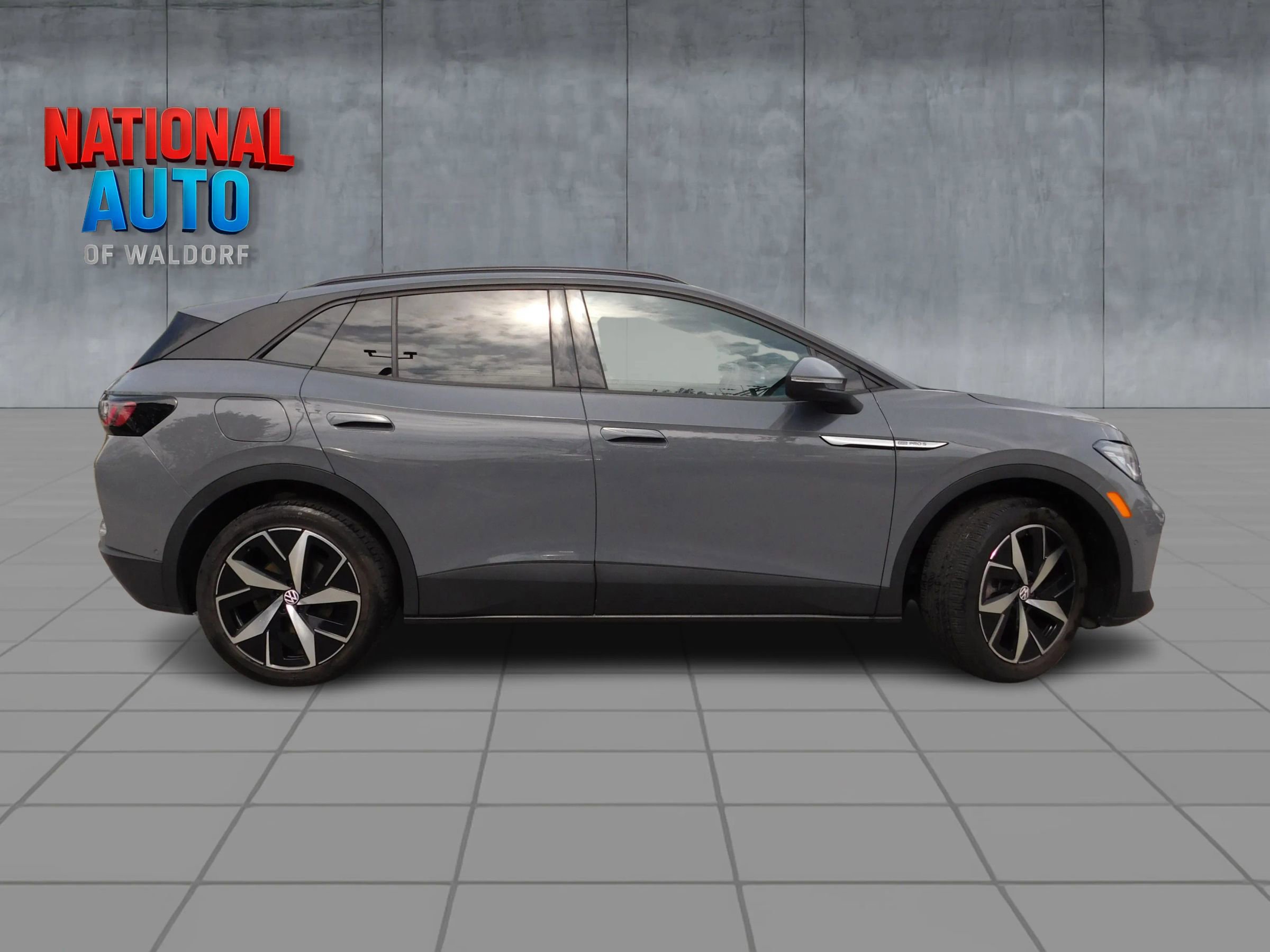 Used 2023 Volkswagen ID.4 Pro S image 4