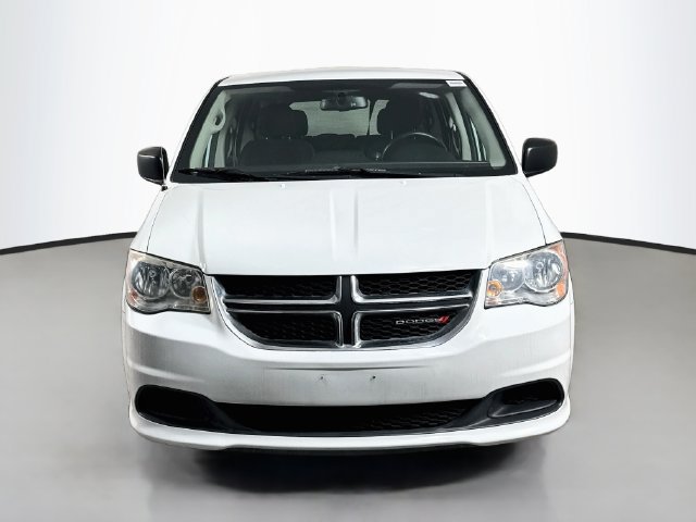 Used 2018 Dodge Grand Caravan SE w/ UConnect Hands-Free Group FWD image 2