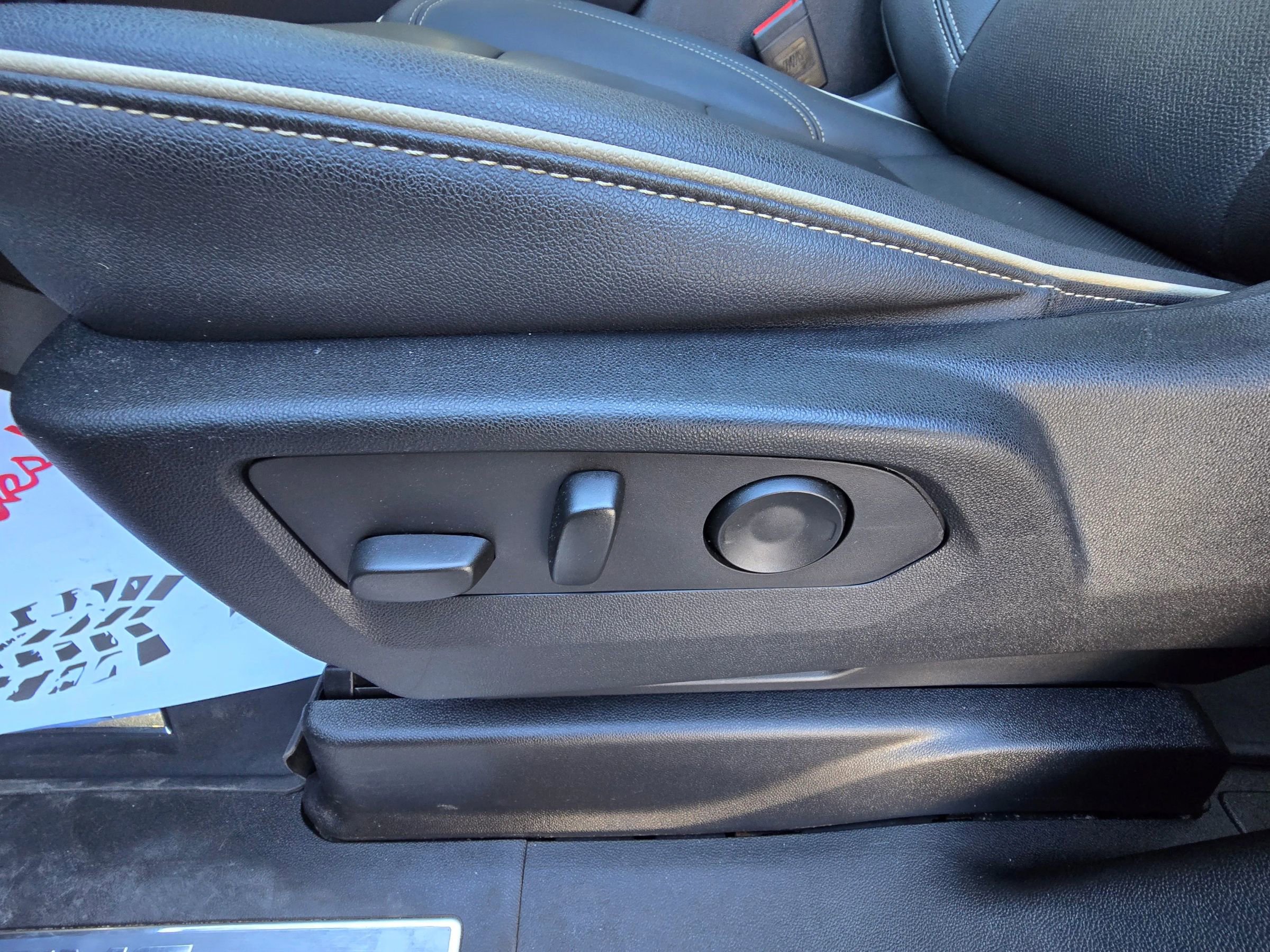 Used 2023 GMC Yukon XL SLT image 27