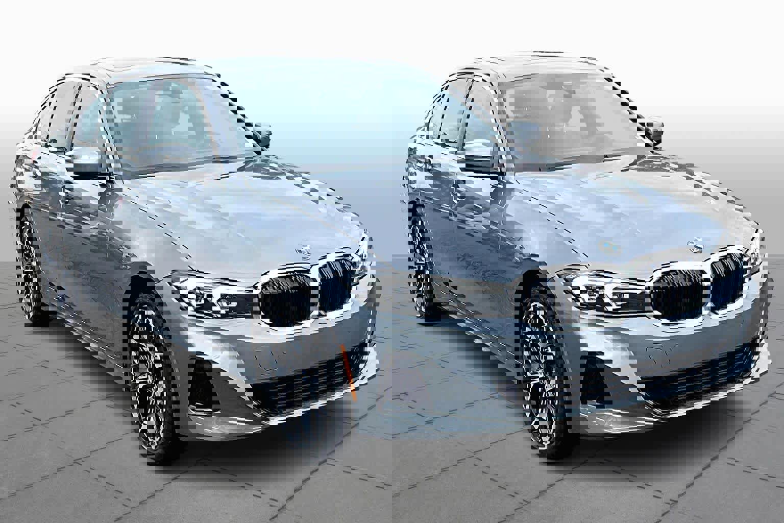 Used 2025 BMW 330i Sedan w/ Premium Package image 2