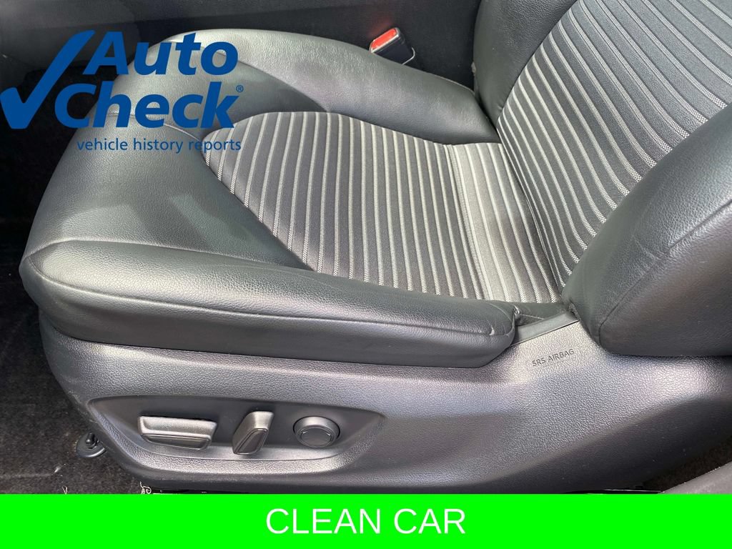 Used 2022 Toyota Camry SE FWD image 21