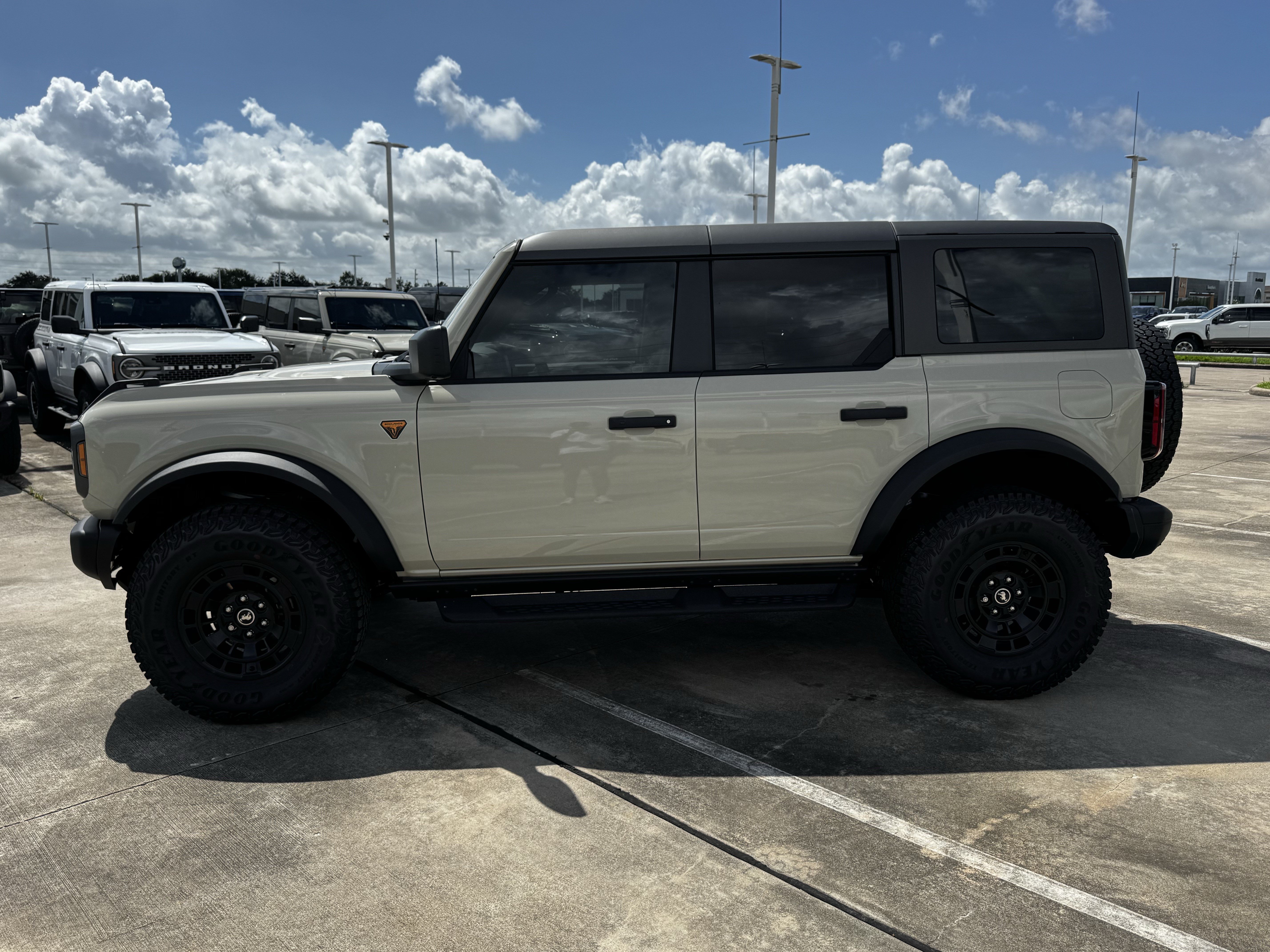 New 2026 Ford Bronco Badlands AWD/4WD image 7