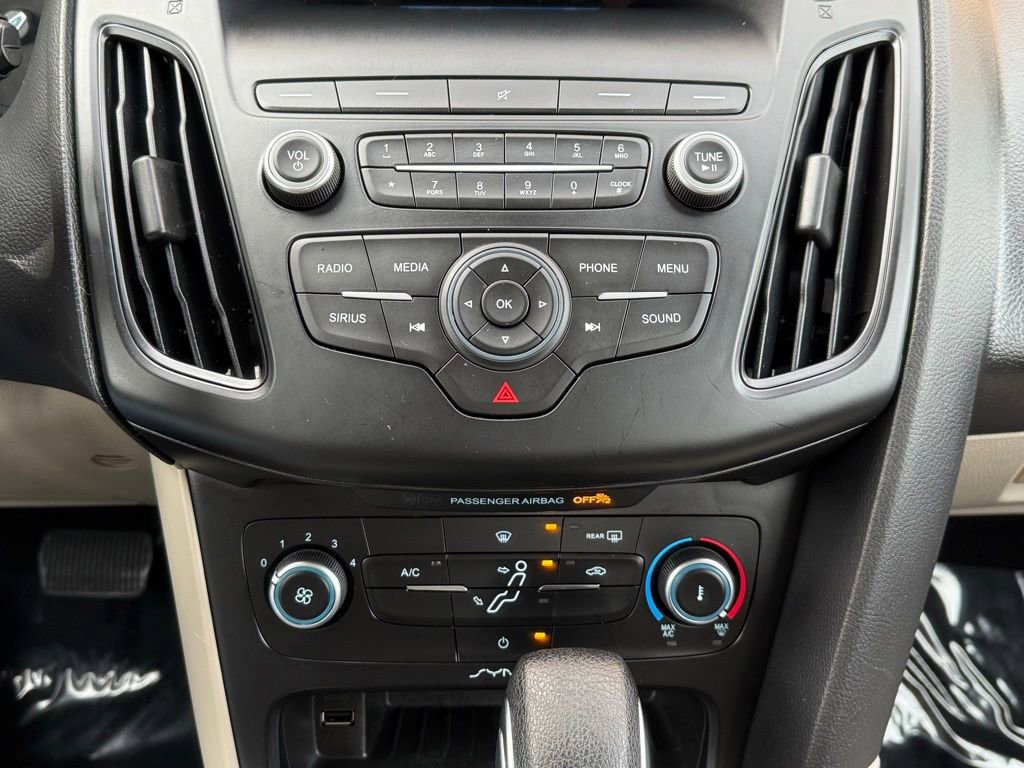 Used 2018 Ford Focus SE image 31