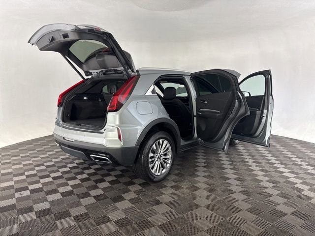 Used 2024 Cadillac XT4 Premium Luxury image 16