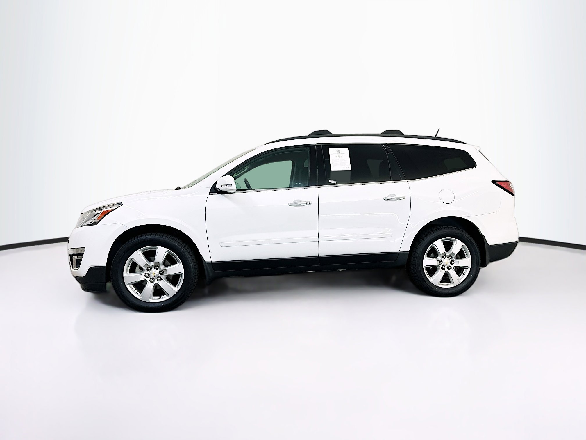 Used 2017 Chevrolet Traverse LT w/ Style and Technology Package AWD/4WD image 4