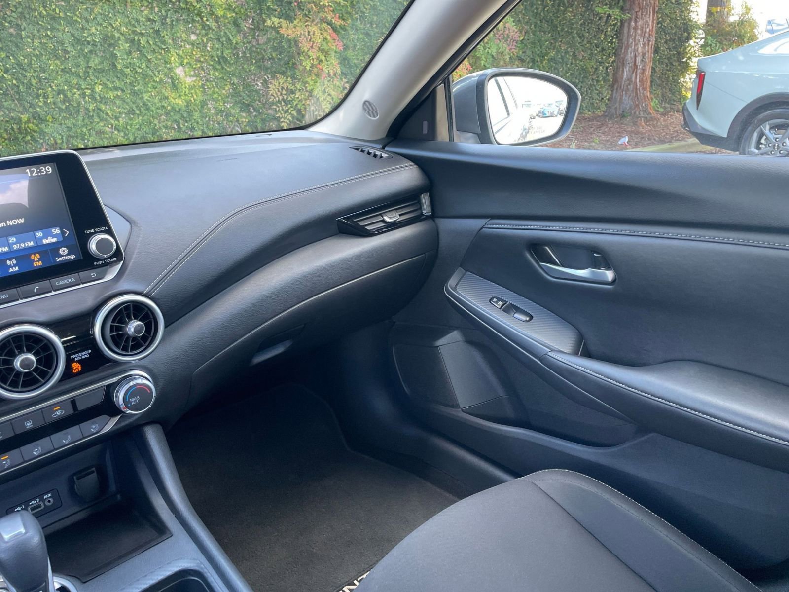Used 2025 Nissan Sentra SV FWD image 34