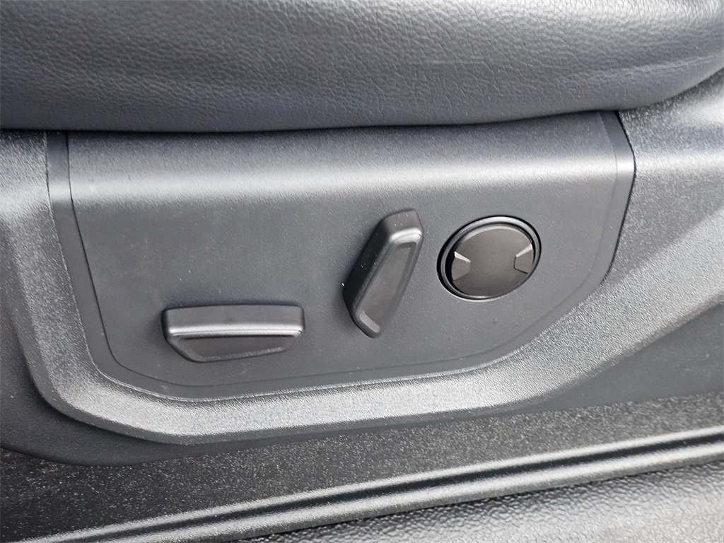 Used 2022 Ford F250 Lariat w/ Black Appearance Package image 24