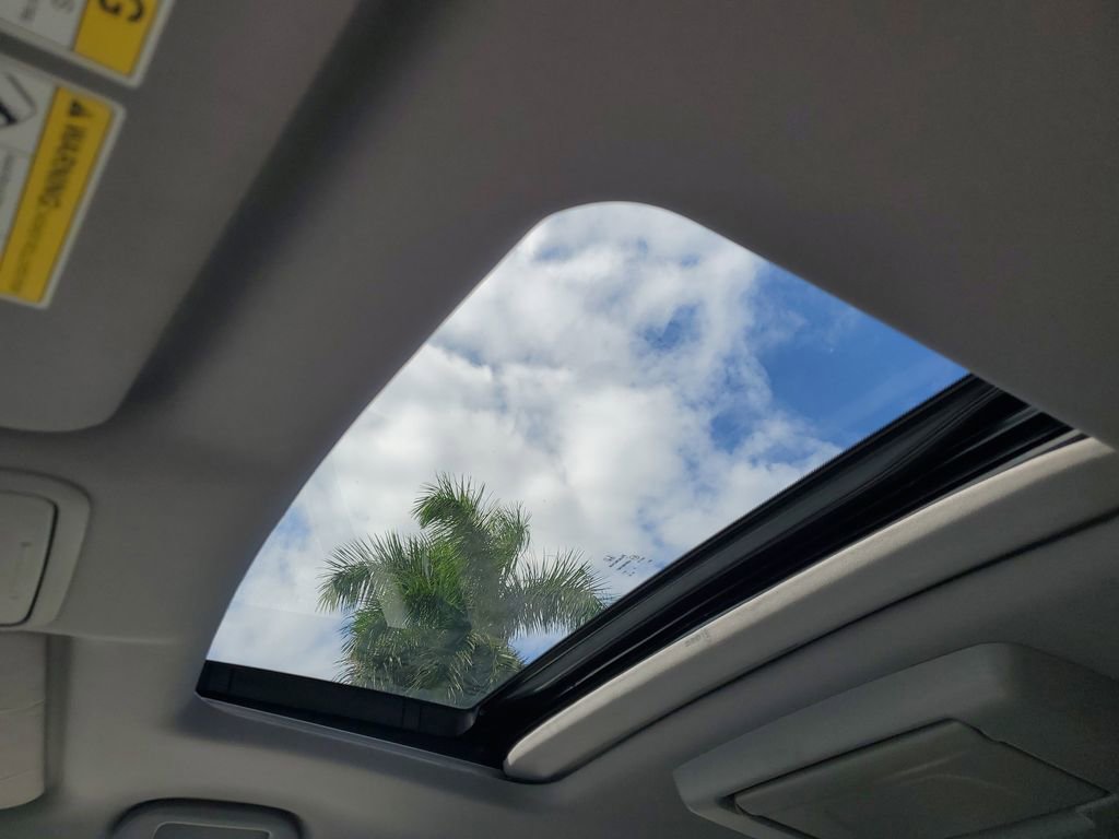 Used 2019 Honda Pilot Touring image 10