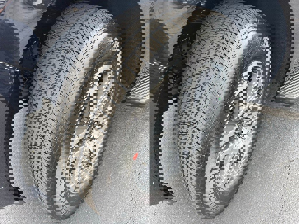 New 2025 Ford Expedition Active image 16