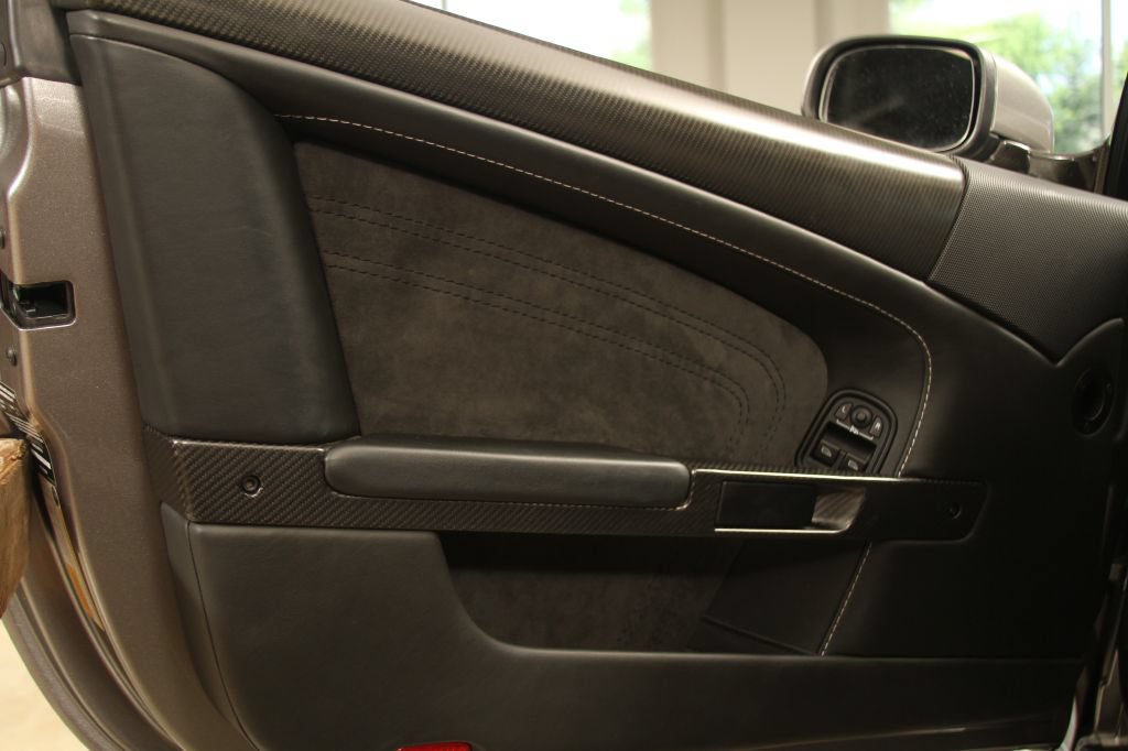 Used 2009 Aston Martin DBS Coupe RWD image 75