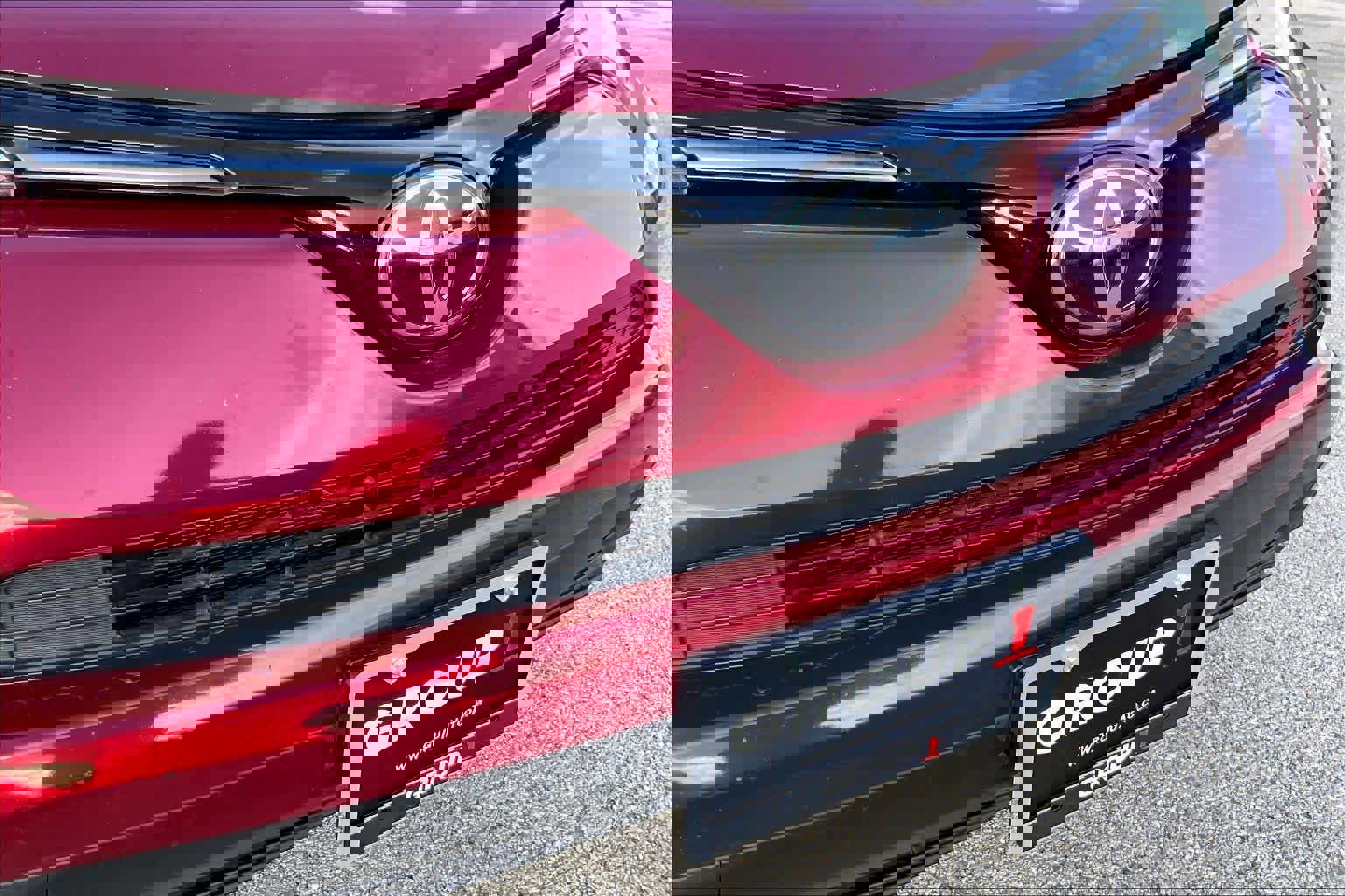 Used 2018 Toyota RAV4 LE image 28