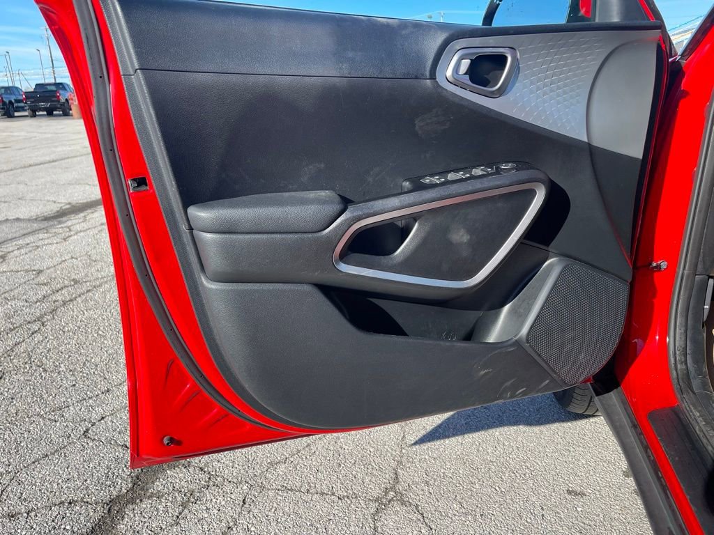 Used 2024 Kia Soul LX w/ Option Group 015 image 14