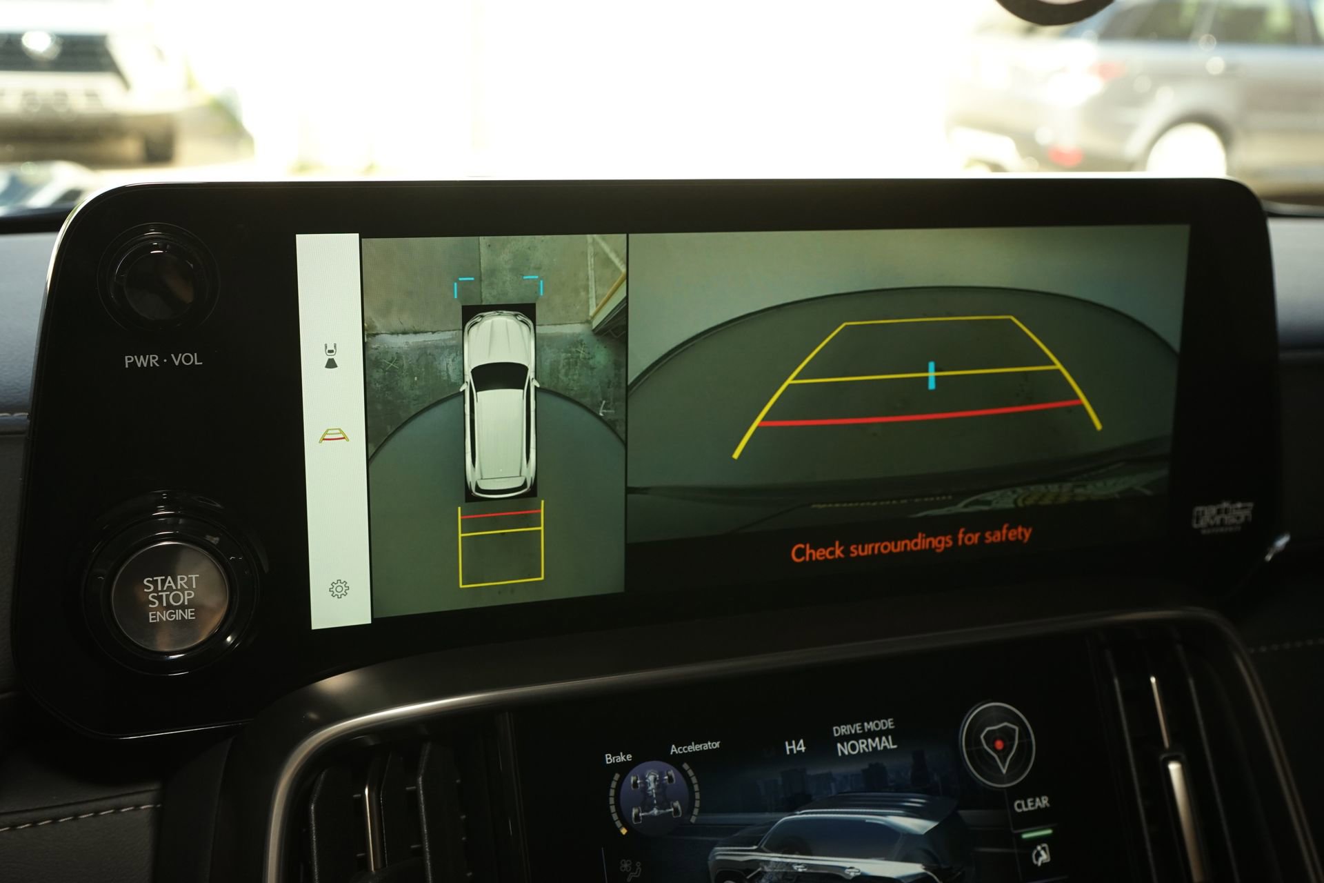 Used 2025 Lexus LX 600 4WD w/ Accessory Package (2T) image 18