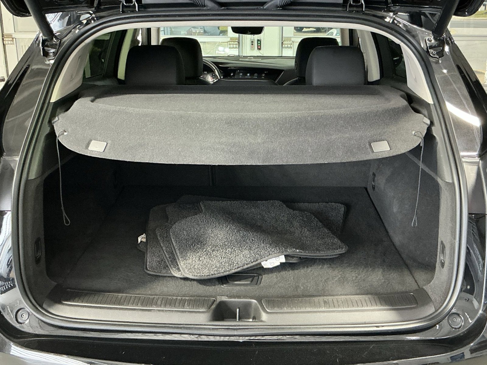 Used 2023 Buick Envision Avenir image 33