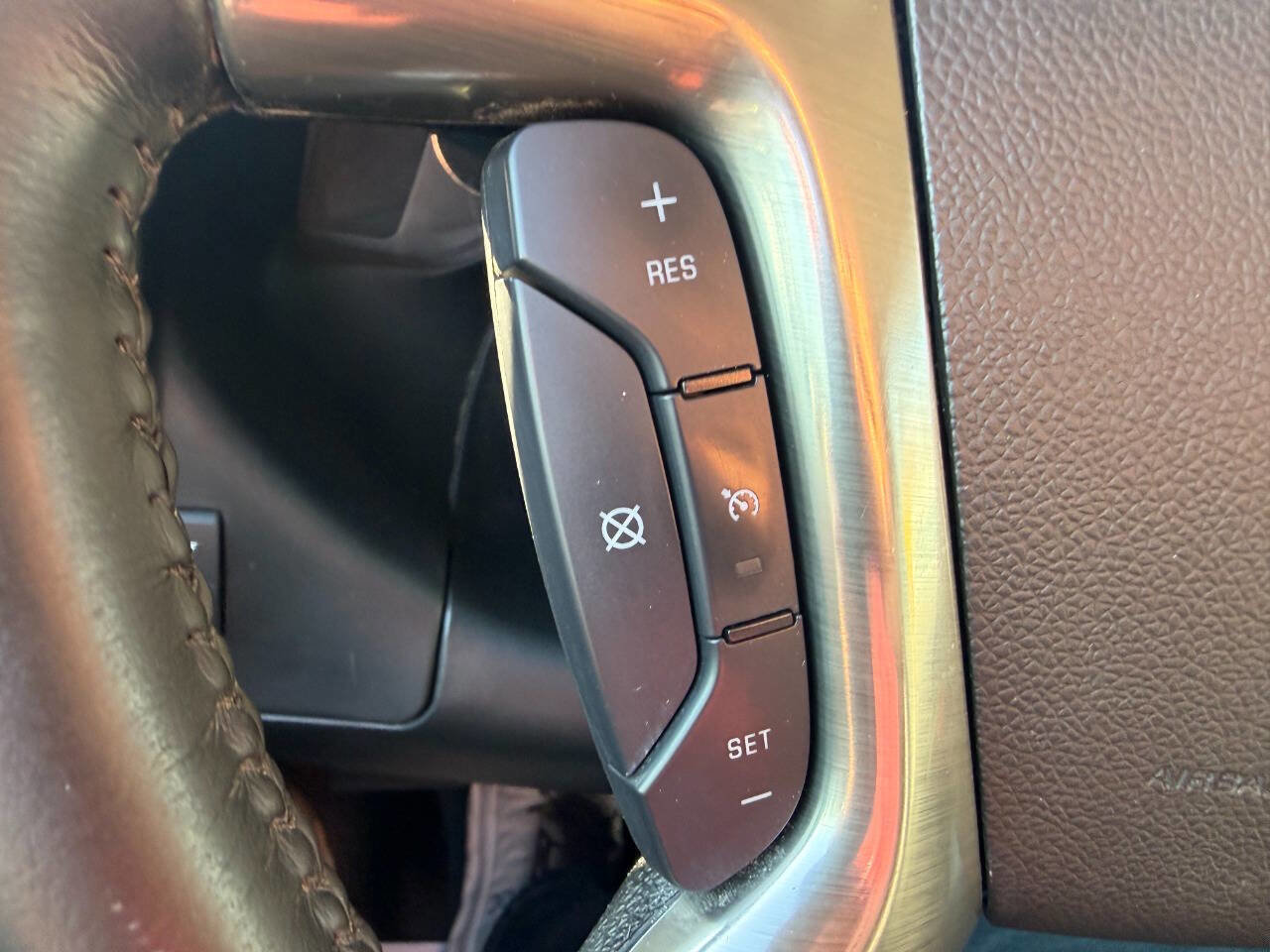 Used 2019 Chevrolet Express 3500 w/ Driver Convenience Package image 19