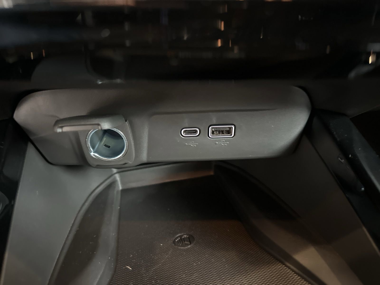 New 2026 Chevrolet Trax RS w/ Sunroof Package image 26