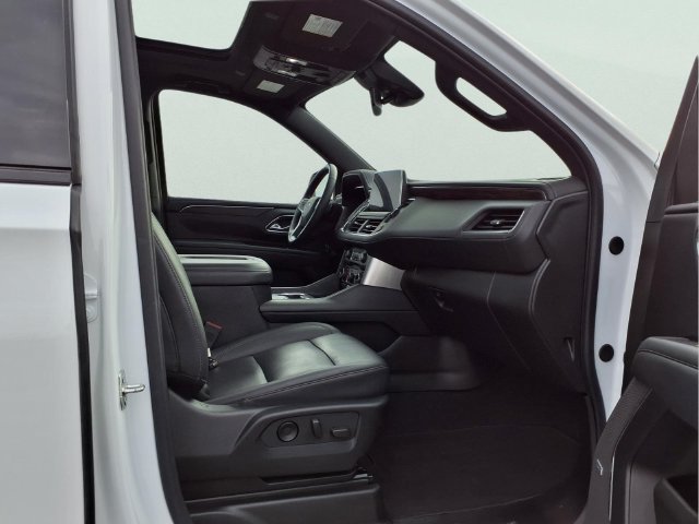 Used 2023 Chevrolet Tahoe Z71 w/ Luxury Package AWD/4WD image 23