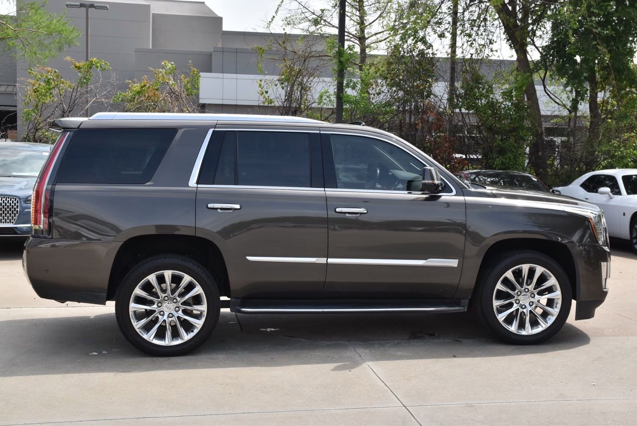 Used 2020 Cadillac Escalade Luxury image 6