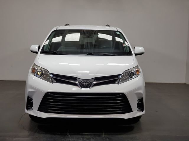 Used 2020 Toyota Sienna LE image 3