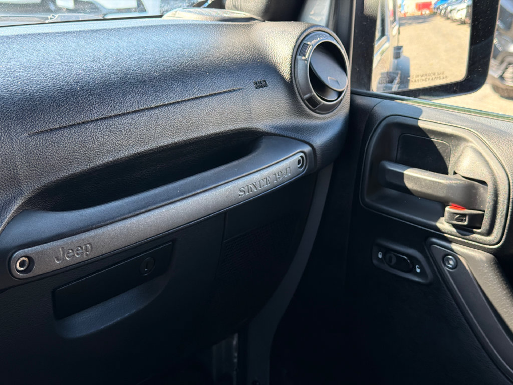 Used 2017 Jeep Wrangler Unlimited Sport AWD/4WD image 34
