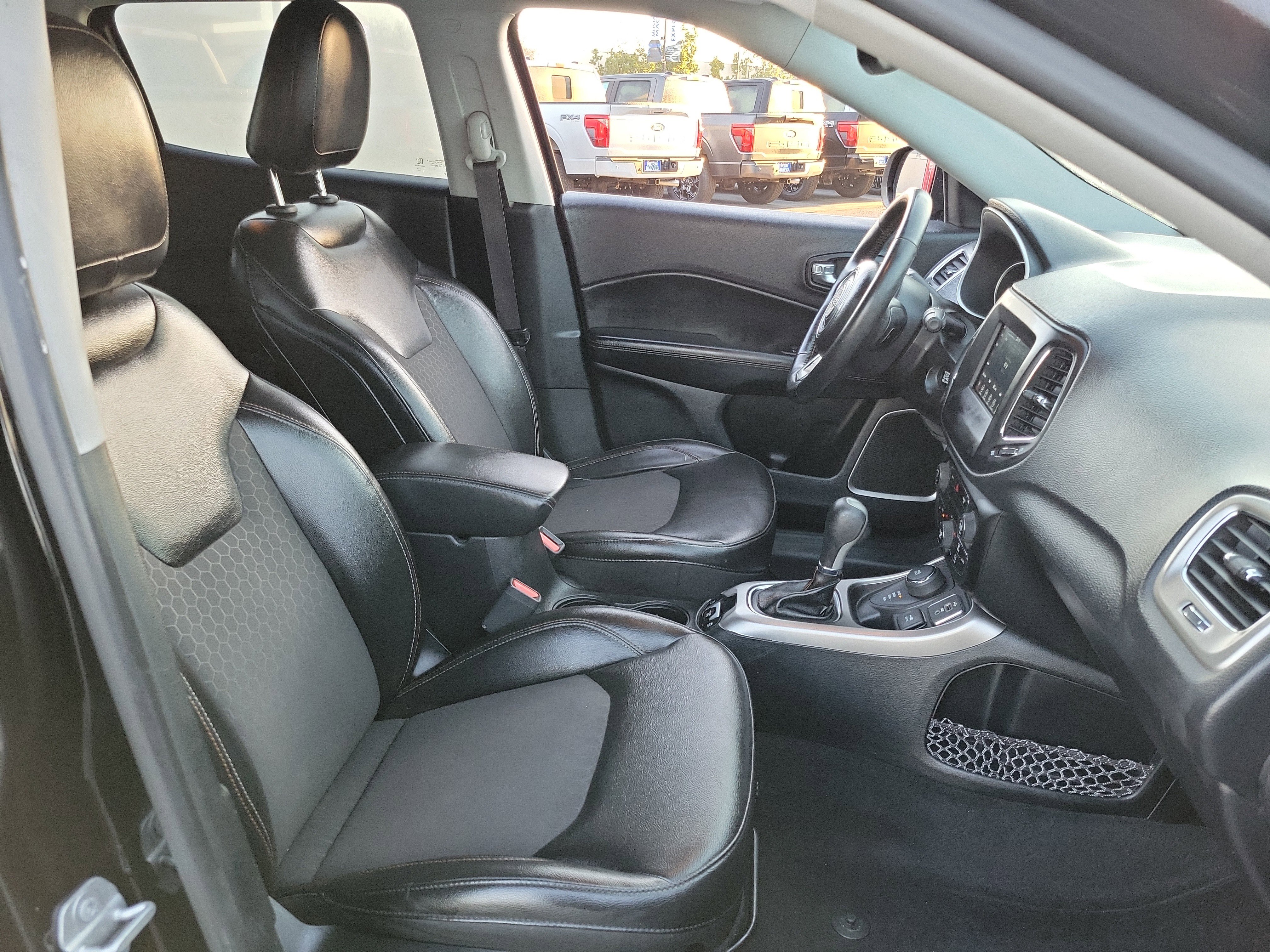 Used 2018 Jeep Compass Latitude w/ Popular Equipment Group image 21