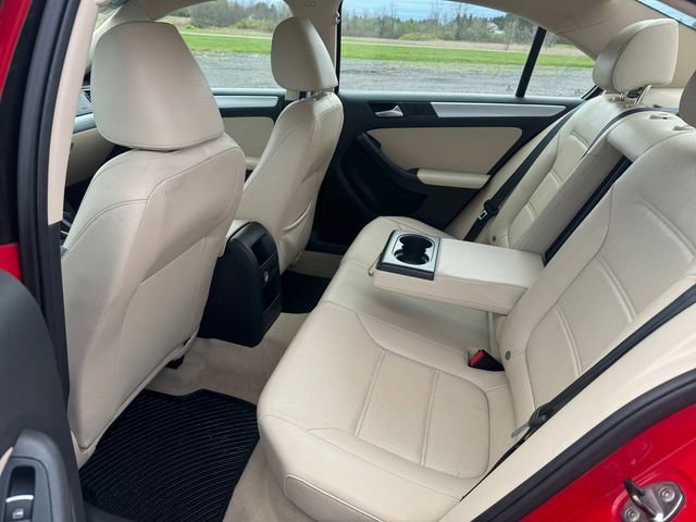 Used 2014 Volkswagen Jetta SE FWD image 16