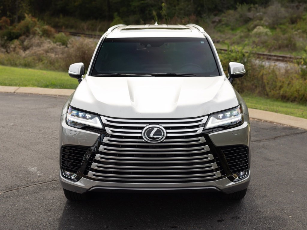 Used 2024 Lexus LX 600 4WD w/ Luxury Package image 13