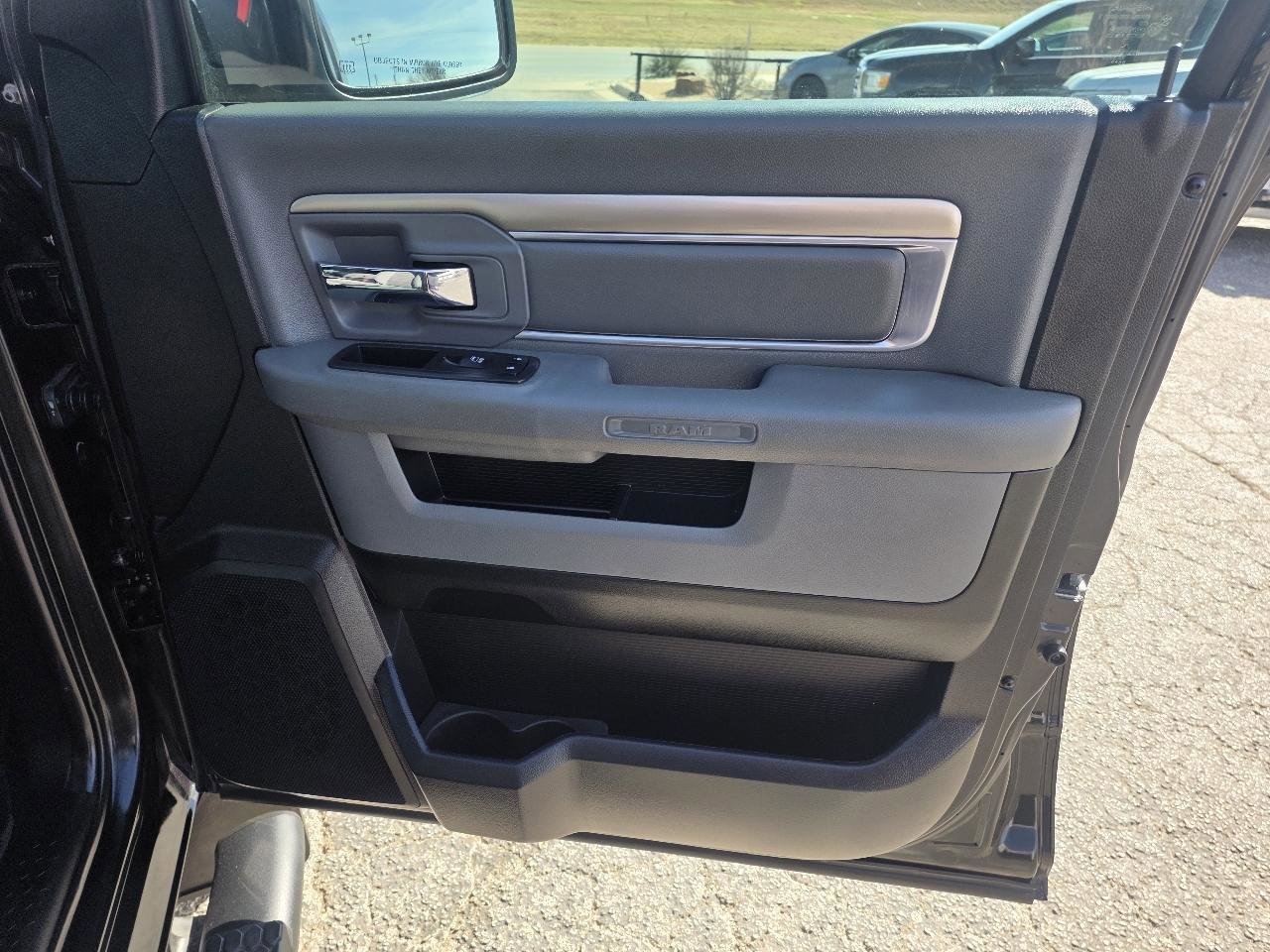 Used 2018 RAM 1500 SLT image 15