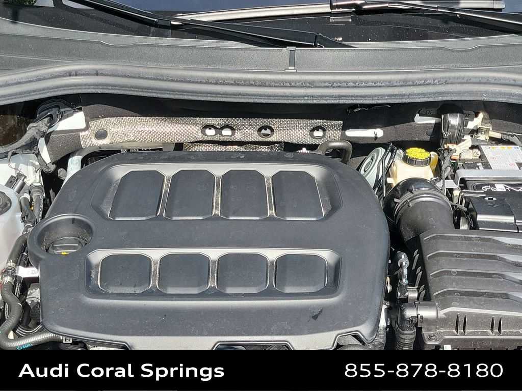 Used 2026 Volkswagen Tiguan SEL R-Line AWD/4WD image 17