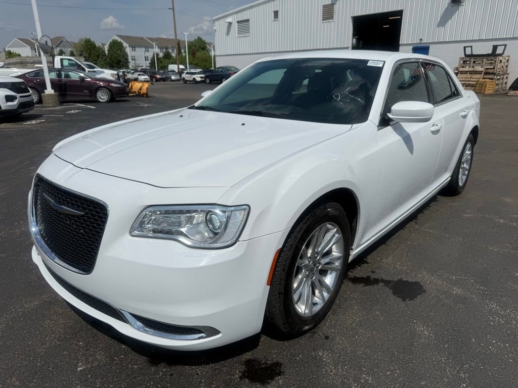 Used 2020 Chrysler 300 Touring L w/ Quick Order Package 2EF RWD image 7