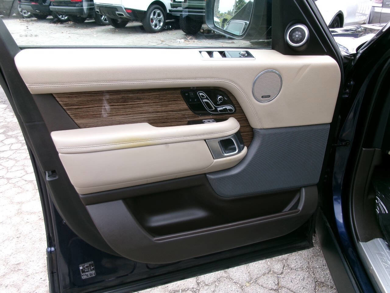 Used 2019 Land Rover Range Rover HSE AWD/4WD image 25