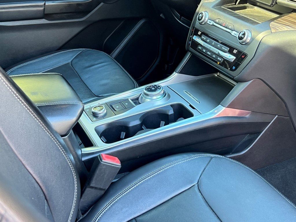 Used 2020 Ford Explorer Limited image 10