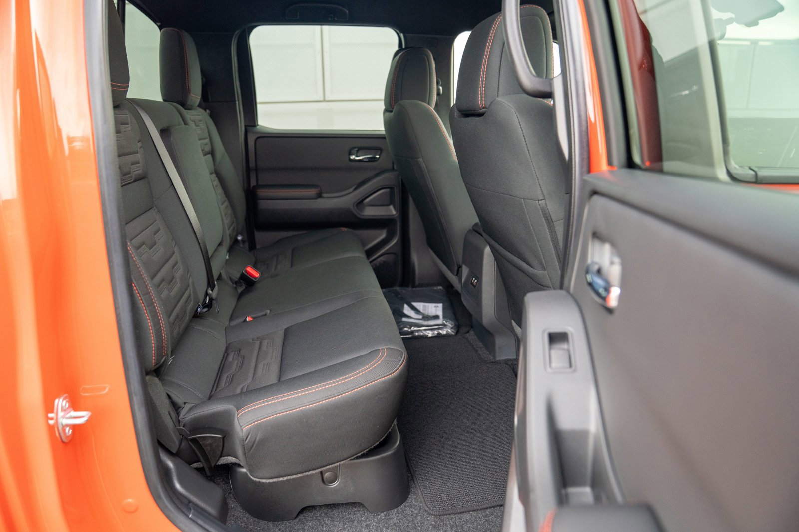 Used 2025 Nissan Frontier PRO-4X image 23