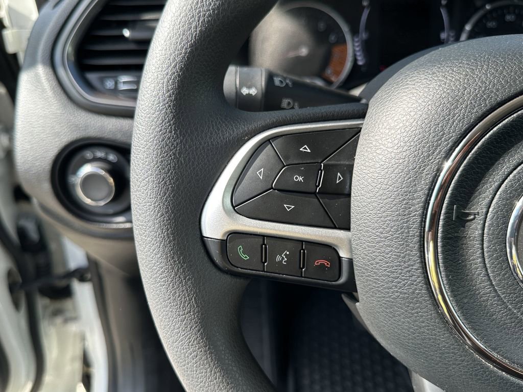 Used 2023 Jeep Renegade Latitude image 25