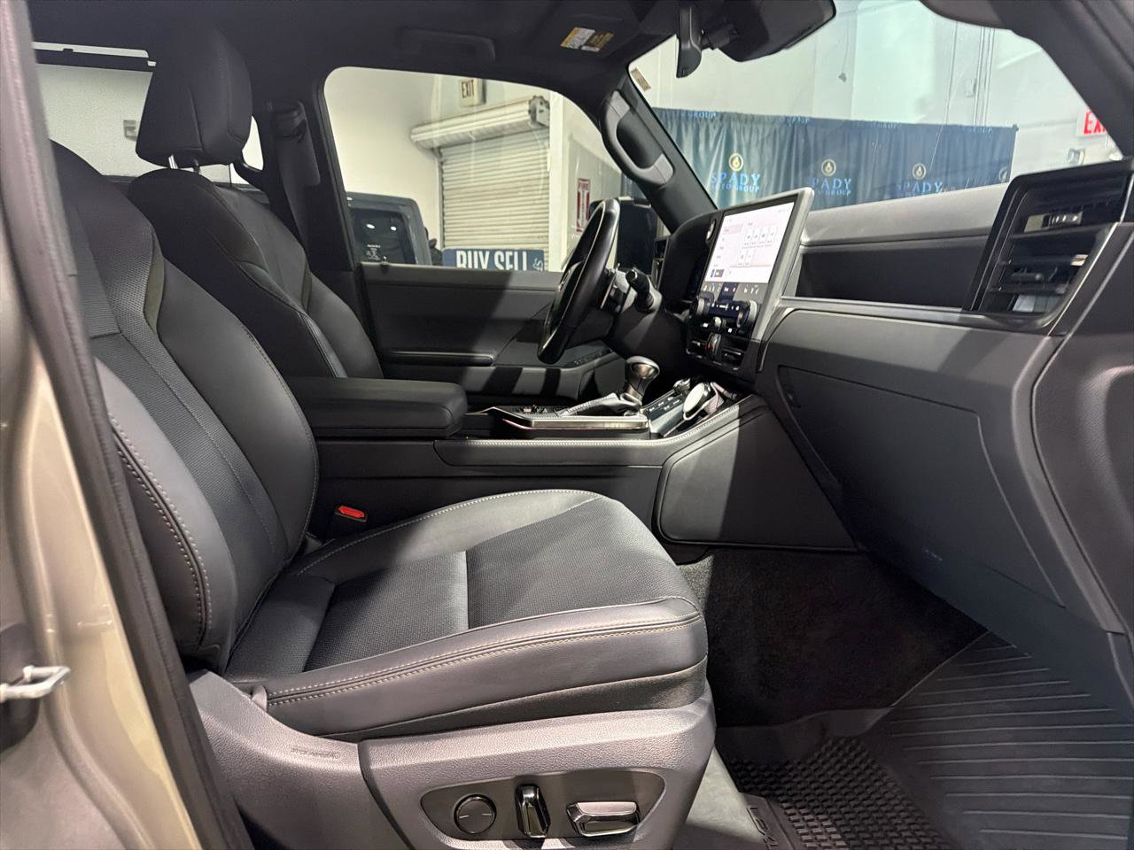 Used 2024 Lexus GX 550 image 33