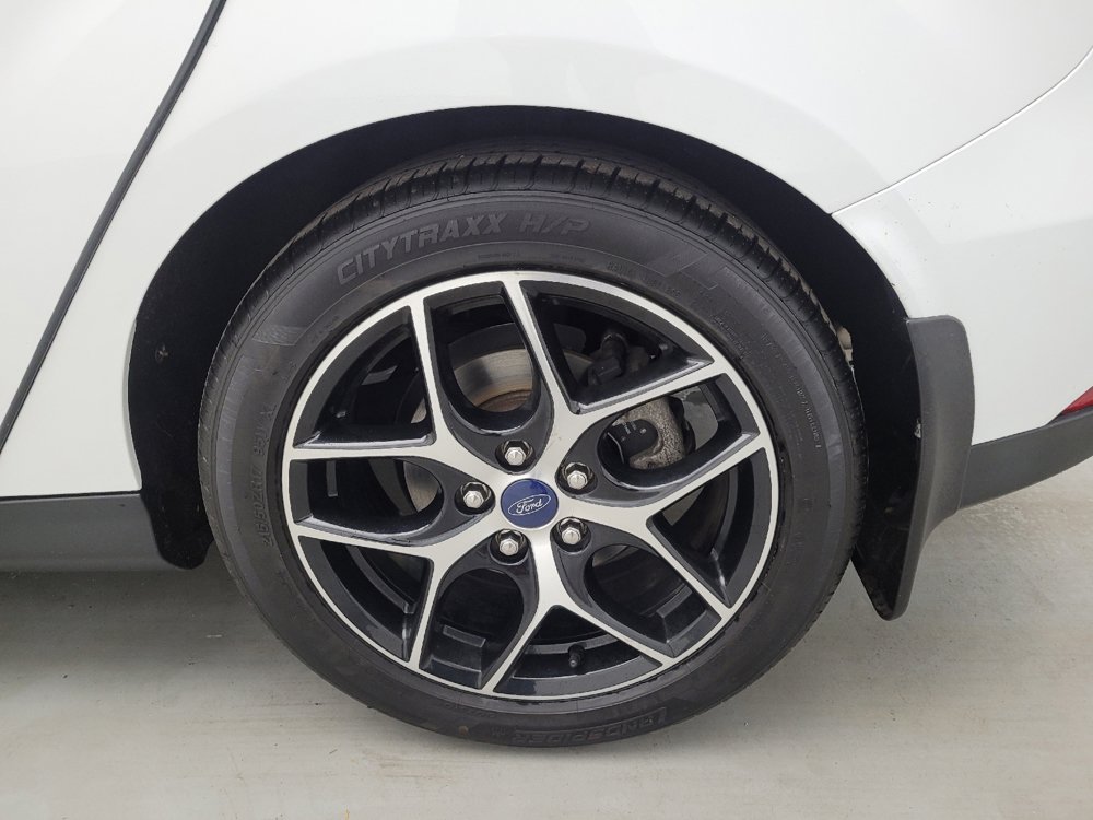 Used 2018 Ford Focus SEL w/ Cold Weather Package FWD image 31